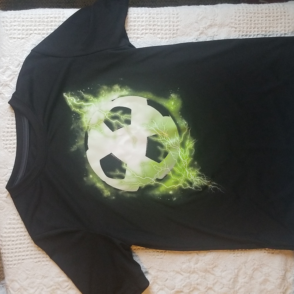 Boys large 10/12 performance soccer t-shirt